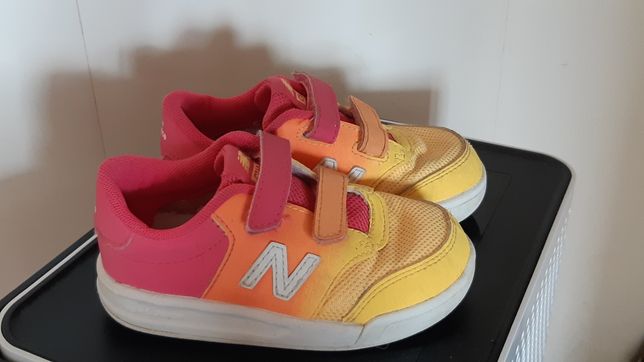 Продам дитячі фірмові кросівки new balance
