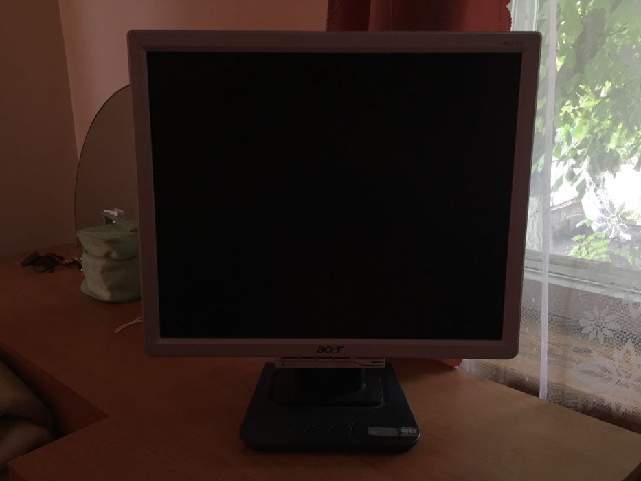 Продам дешево монітор Acer AL1716A у відмінному стані