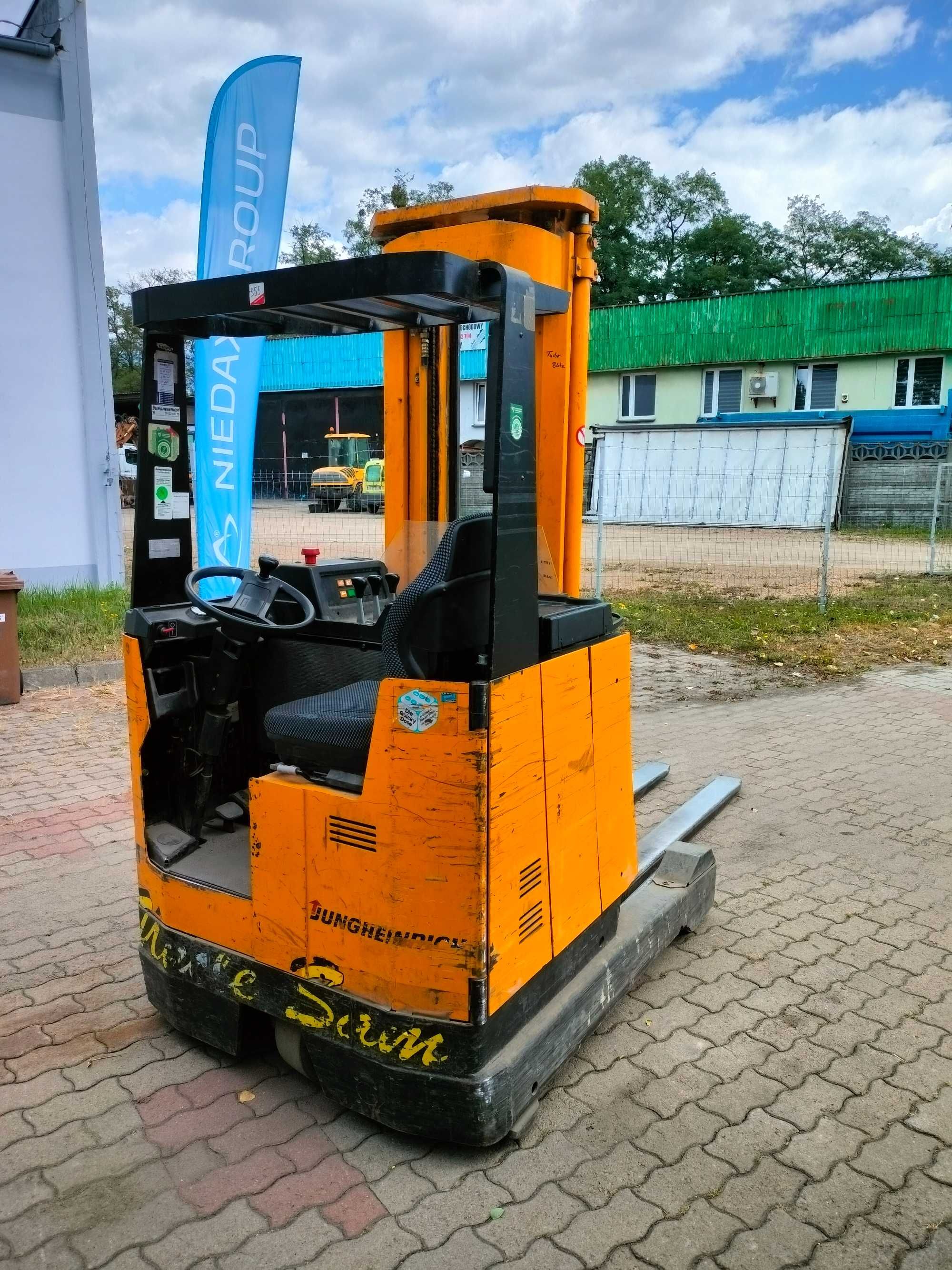 Wózek widłowy elektryczny Jungheinrich ETVA 12.5G