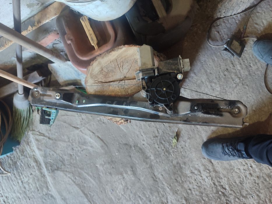 Електро стеклоподьйомник Фіат Добло 263