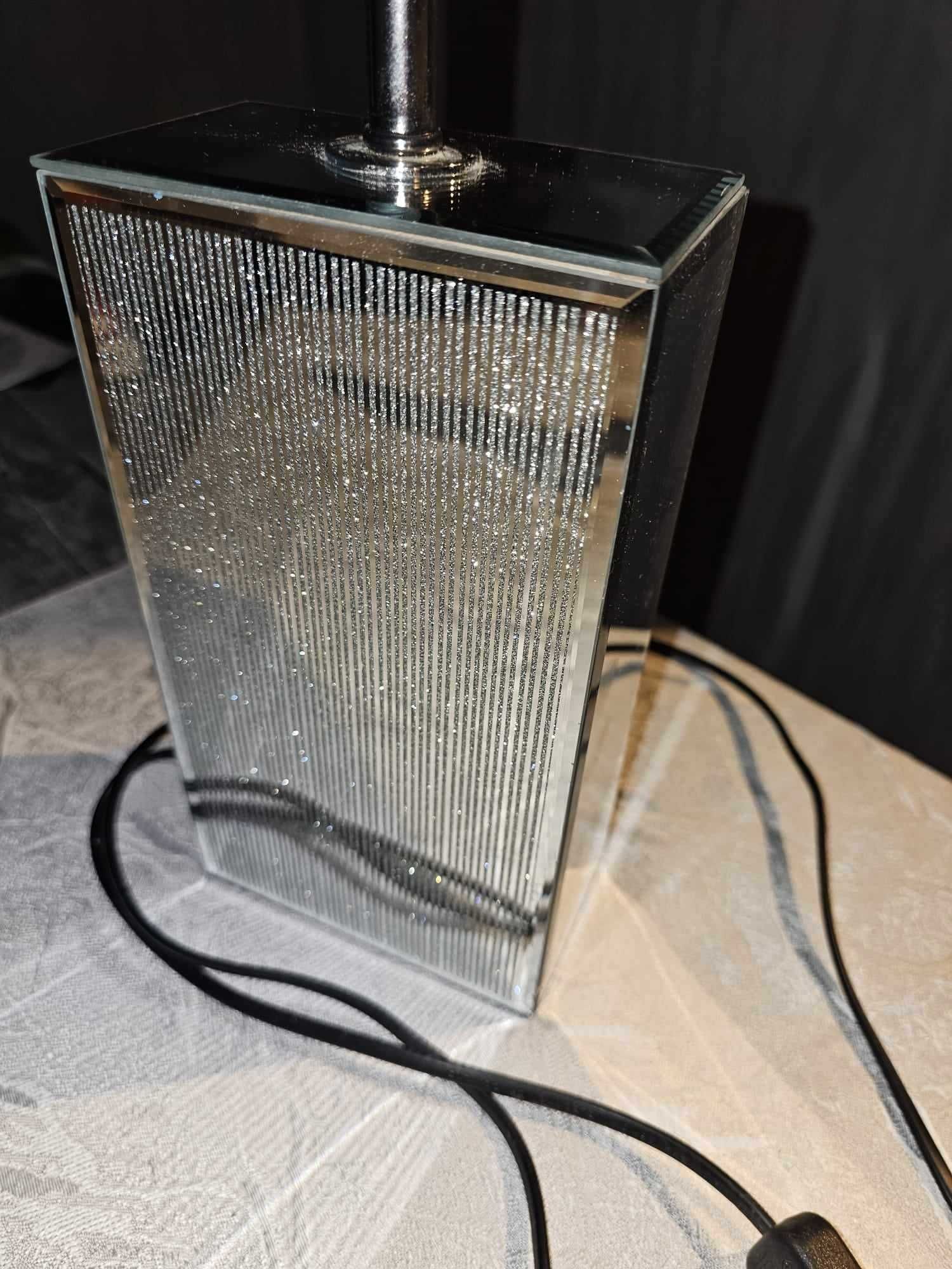 Lustrzana lampka brokatowa Glamour