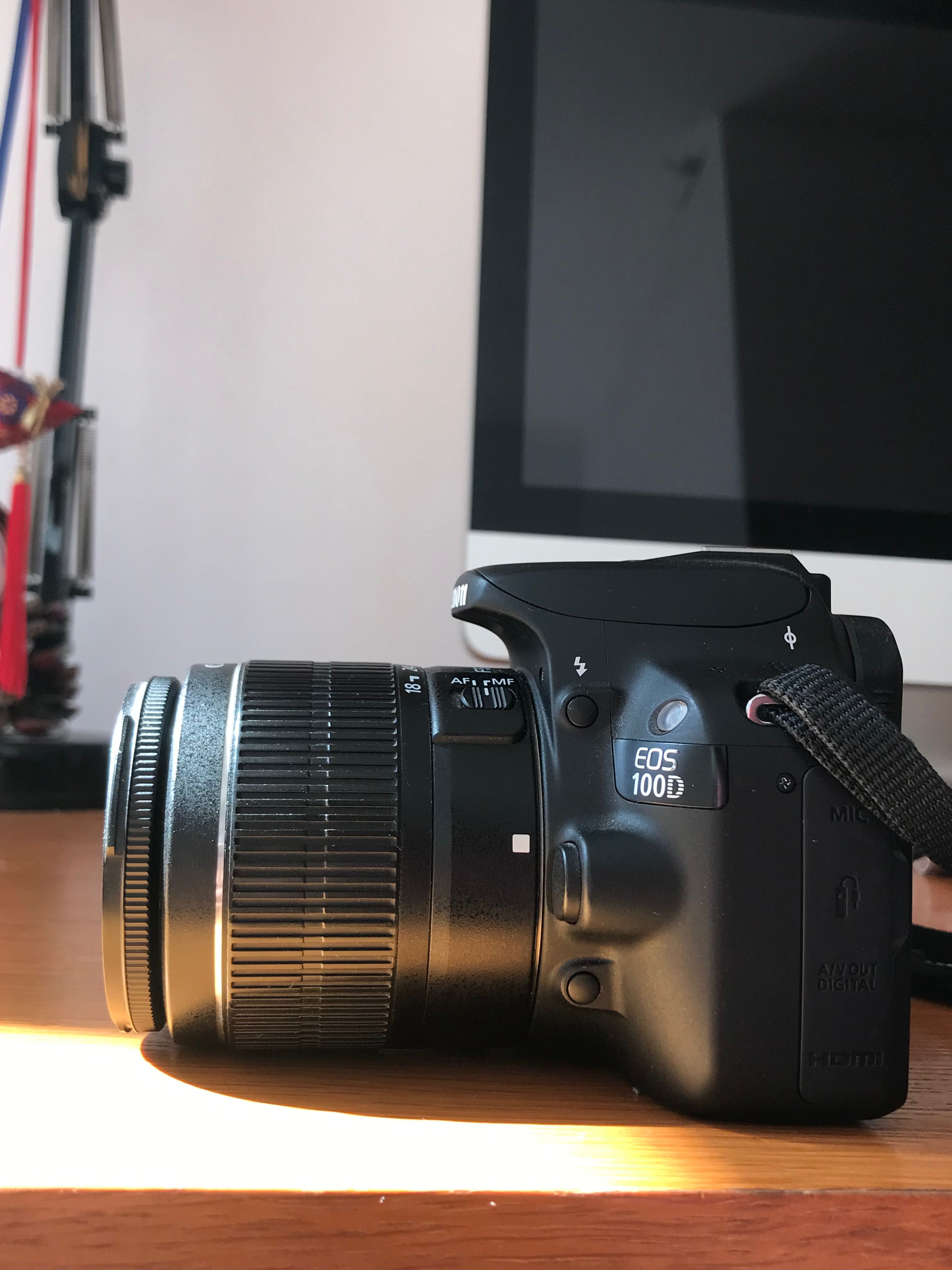 Máquina fotográfica Canon EOS 100D + objetiva 18-55mm + acessórios
