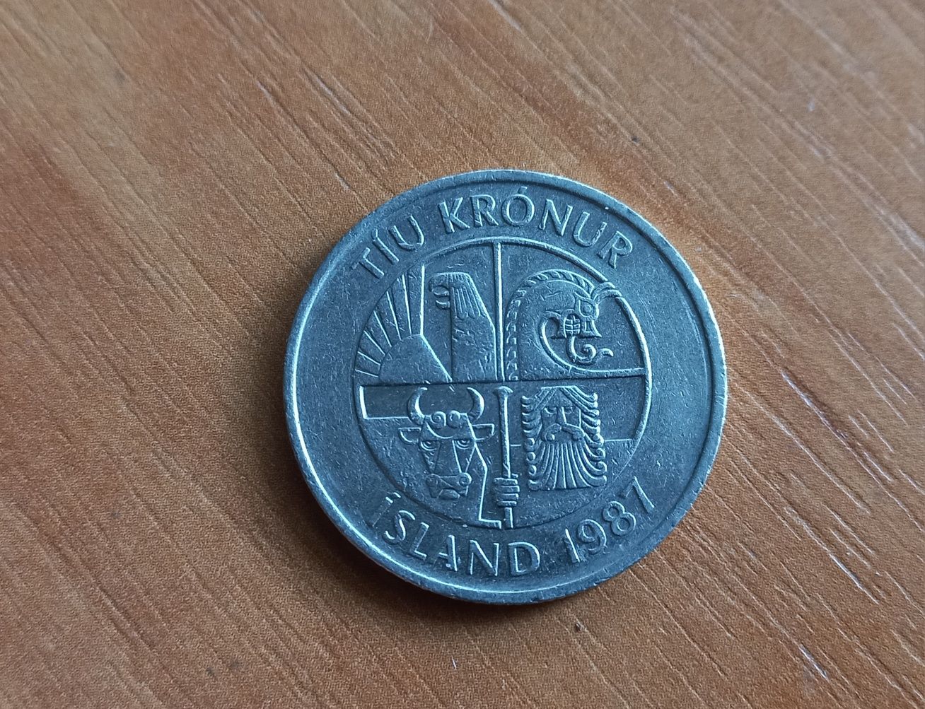 10 крон Исландия 1987 года