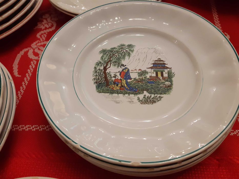 Pratos de Jantar Sacavém, Capôa  SPAL e Vidro Marinha Grande