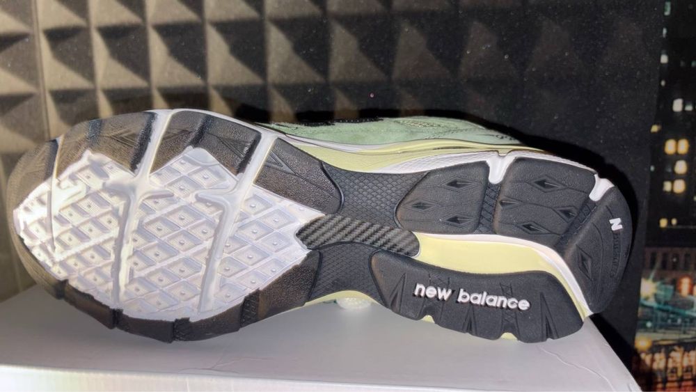New balance 990v3 зеленые 44/28см оригінал