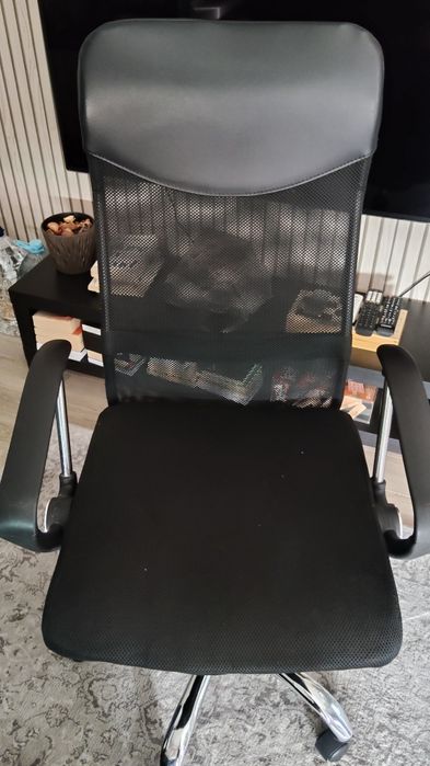 Cadeira de escritorio em perfeito estado