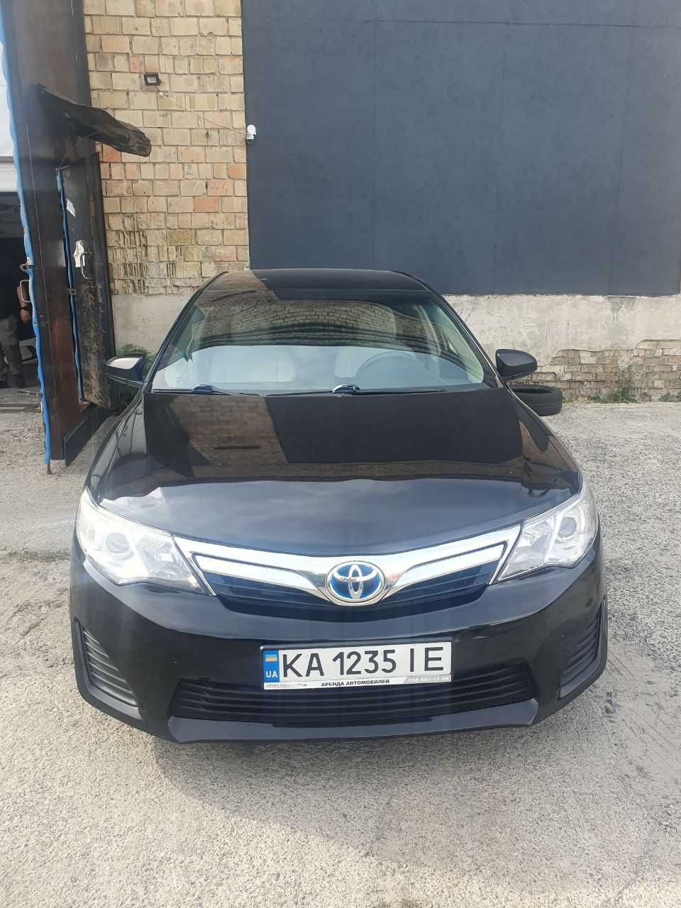 Оренда авто TOYOTA Camry, VW Passat B7 та інши