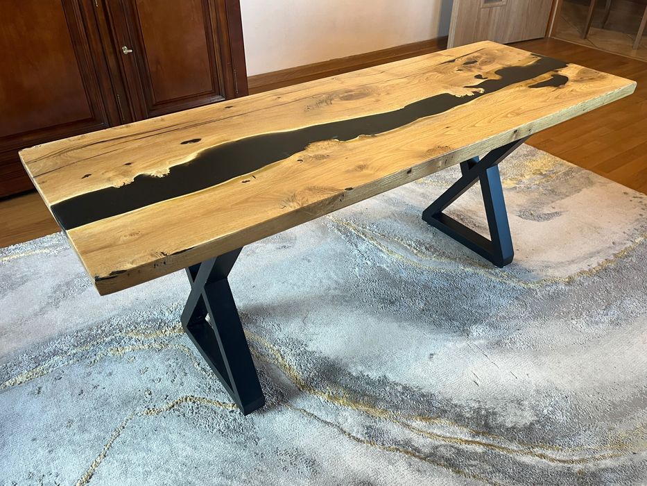 Stolik kawowy z żywicą epoksydową