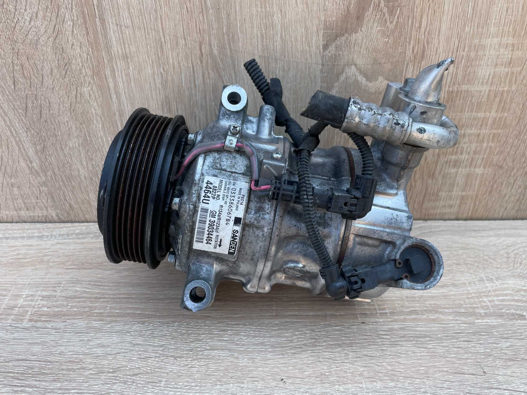 Компрессор кондиционера 39034464 opel astra 1.6 cdti INSIGNIA Mokka