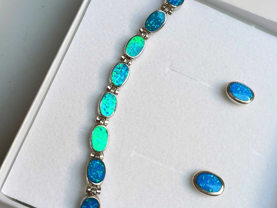 Srebrny komplet biżuterii próby 925 z naturalnym opalem