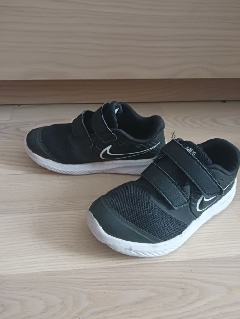 Buty sportowe Nike r. 27