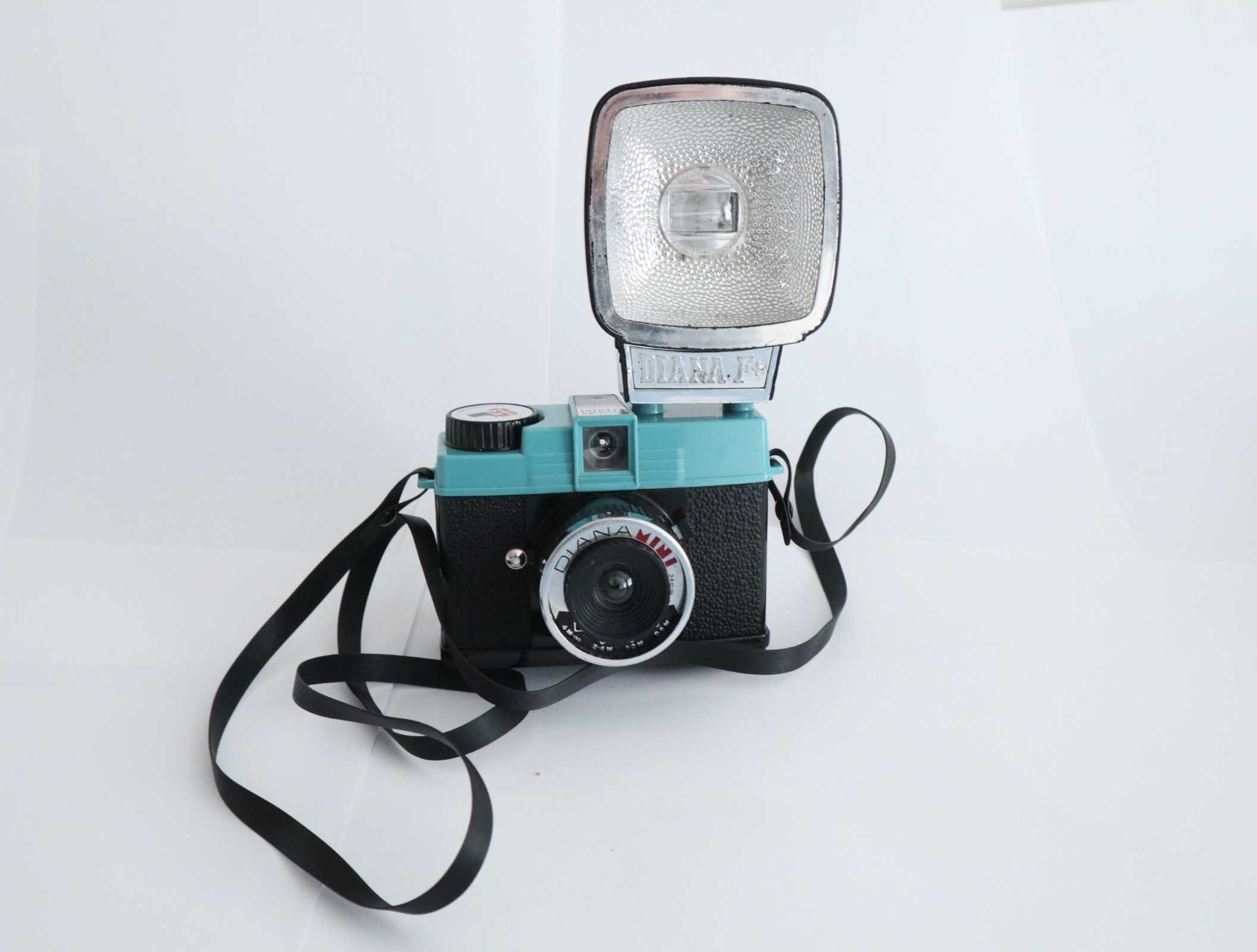 Aparat Diana F+ Camera z lampą błyskową Lomography