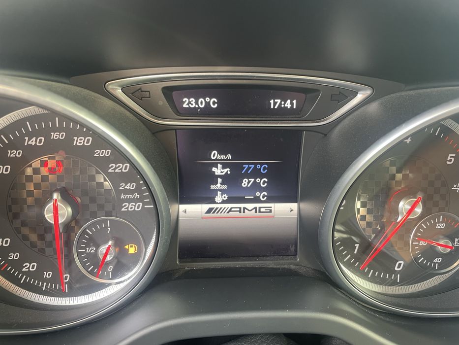 Mercedes A200 CDI AMG LEDS Estofos alcantra e pele