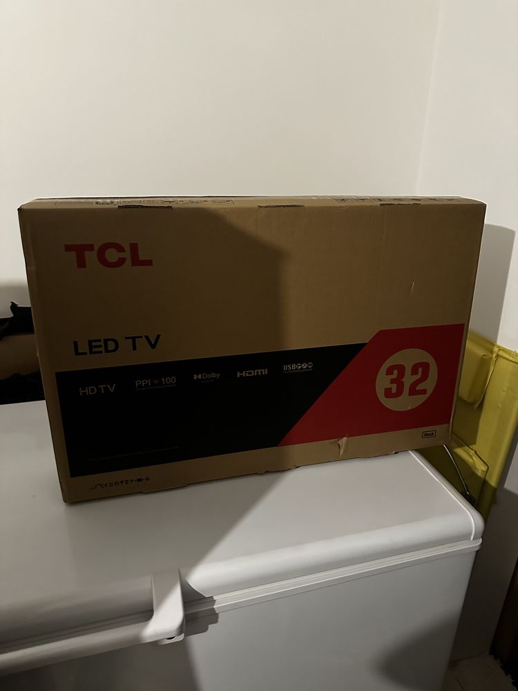 Telewizor TCL LED 32DD429 - 32 cale, HD Ready - jak nowy