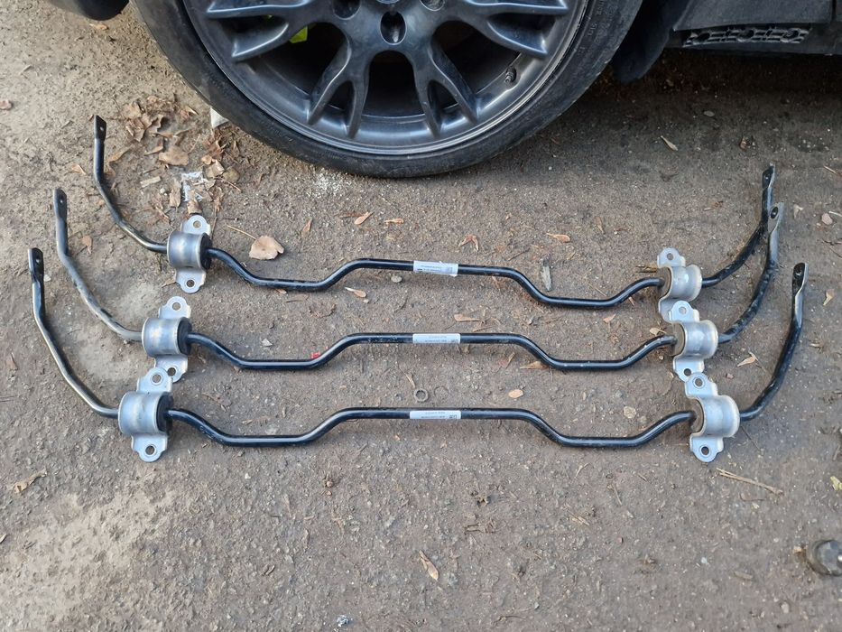 Tesla Model 3/У стабилизатор задний разборка