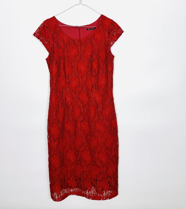 Czerwona koronkowa sukienka midi M 38