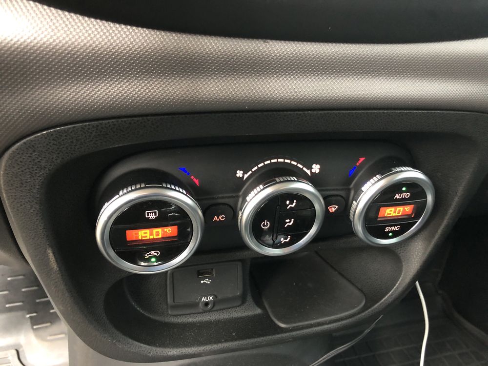 Продам Fiat 500L 2015года 1.4turbo