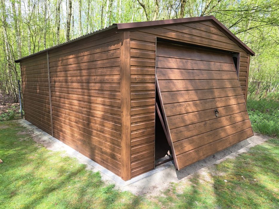 Garaż blaszany pojedynczy 4x6 drewnopodobny - Dach dwuspadowy, Brama u