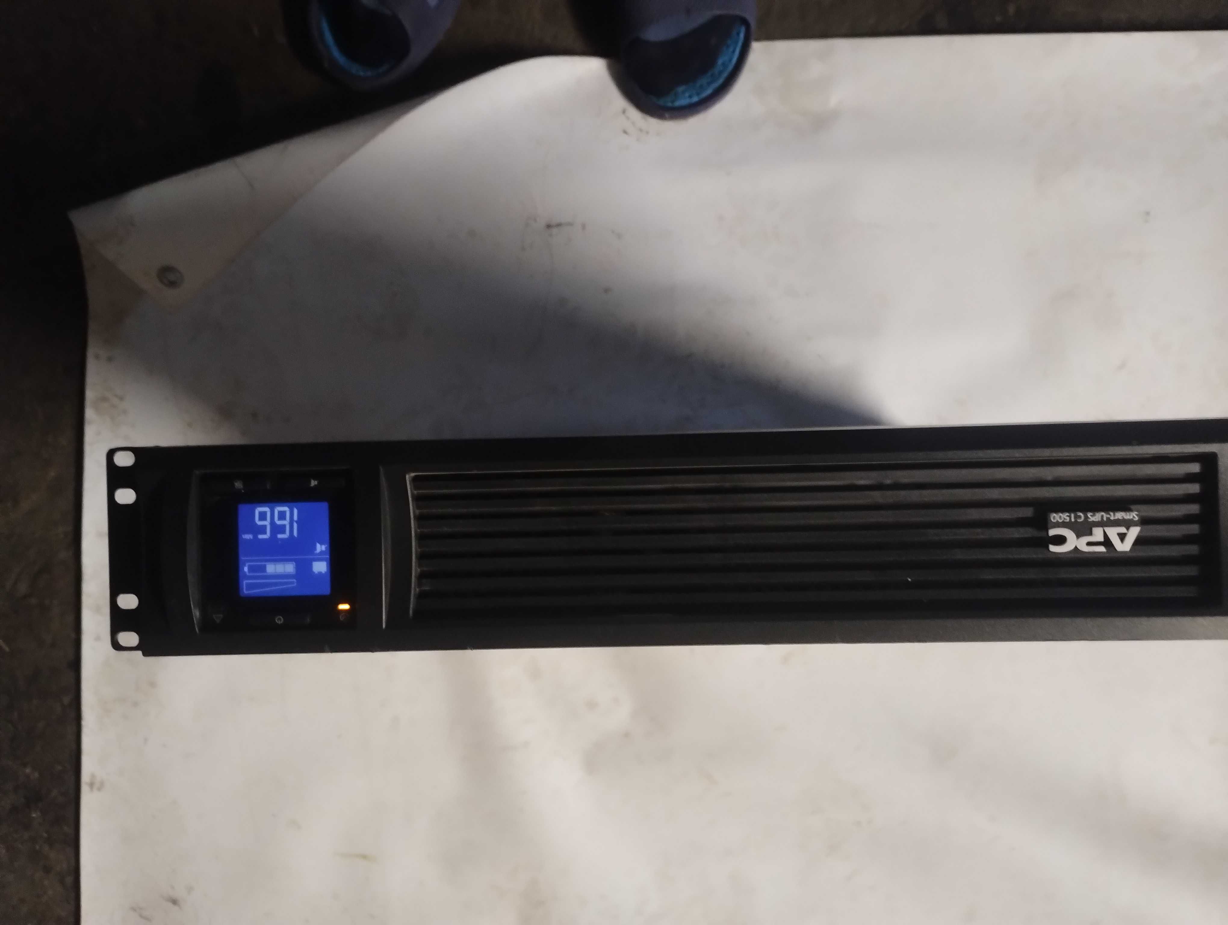 APC Smart-UPS C1500