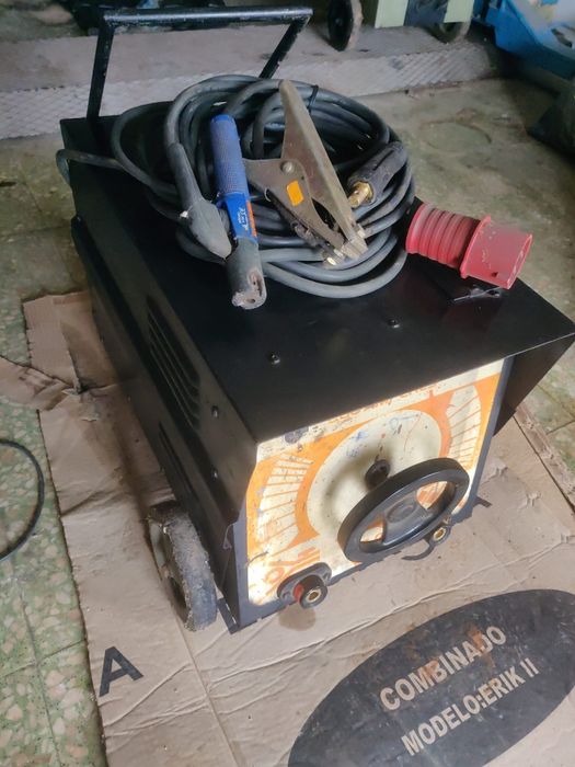 Black&Decker - Máquina soldar Electro 220/380V (bifásica)
