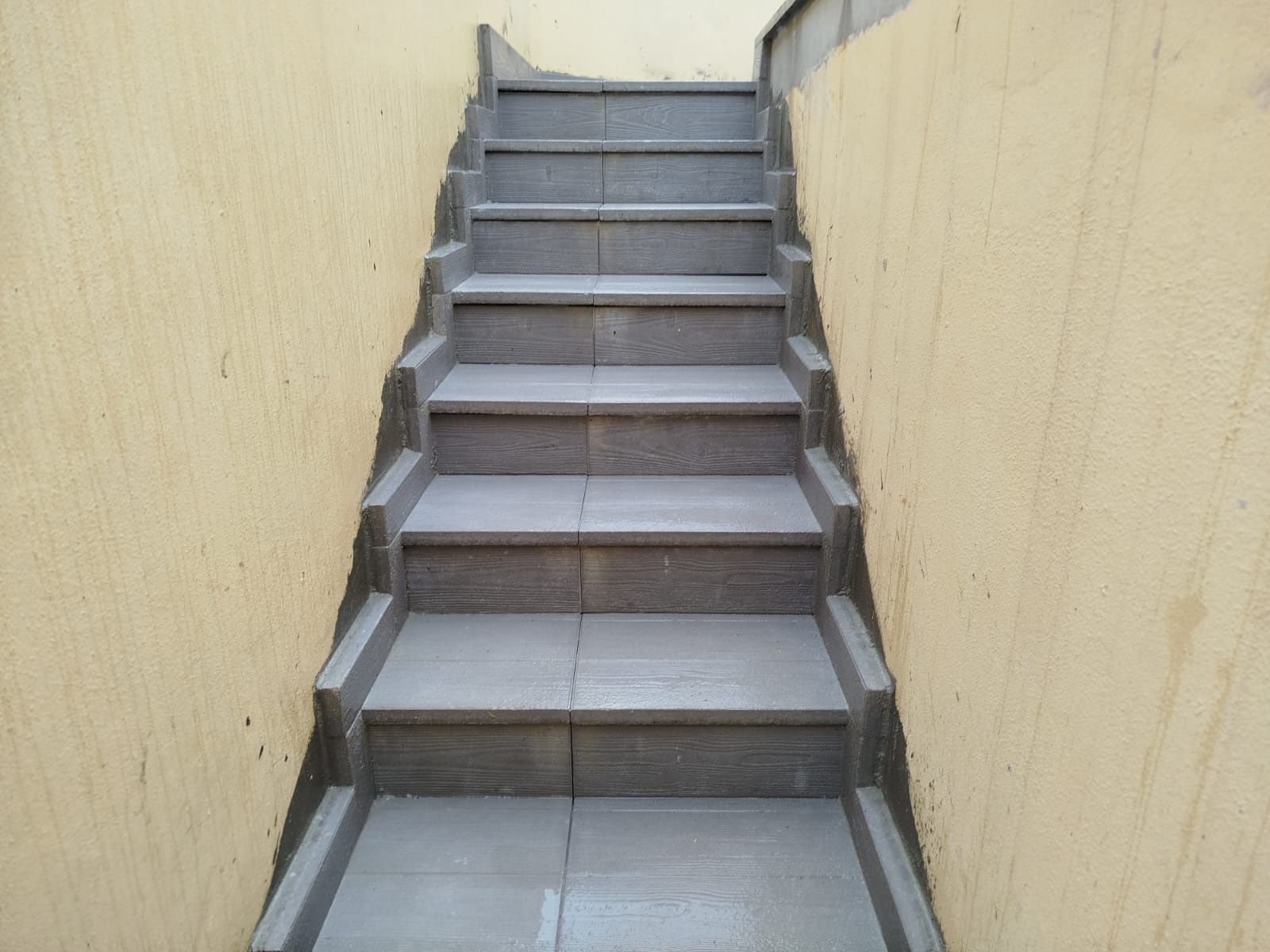 Faço trabalhos de jadinagem construção civil e pintura