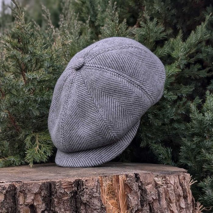 Зимняя кепка восьмиклинка хулиганка серая с ушами