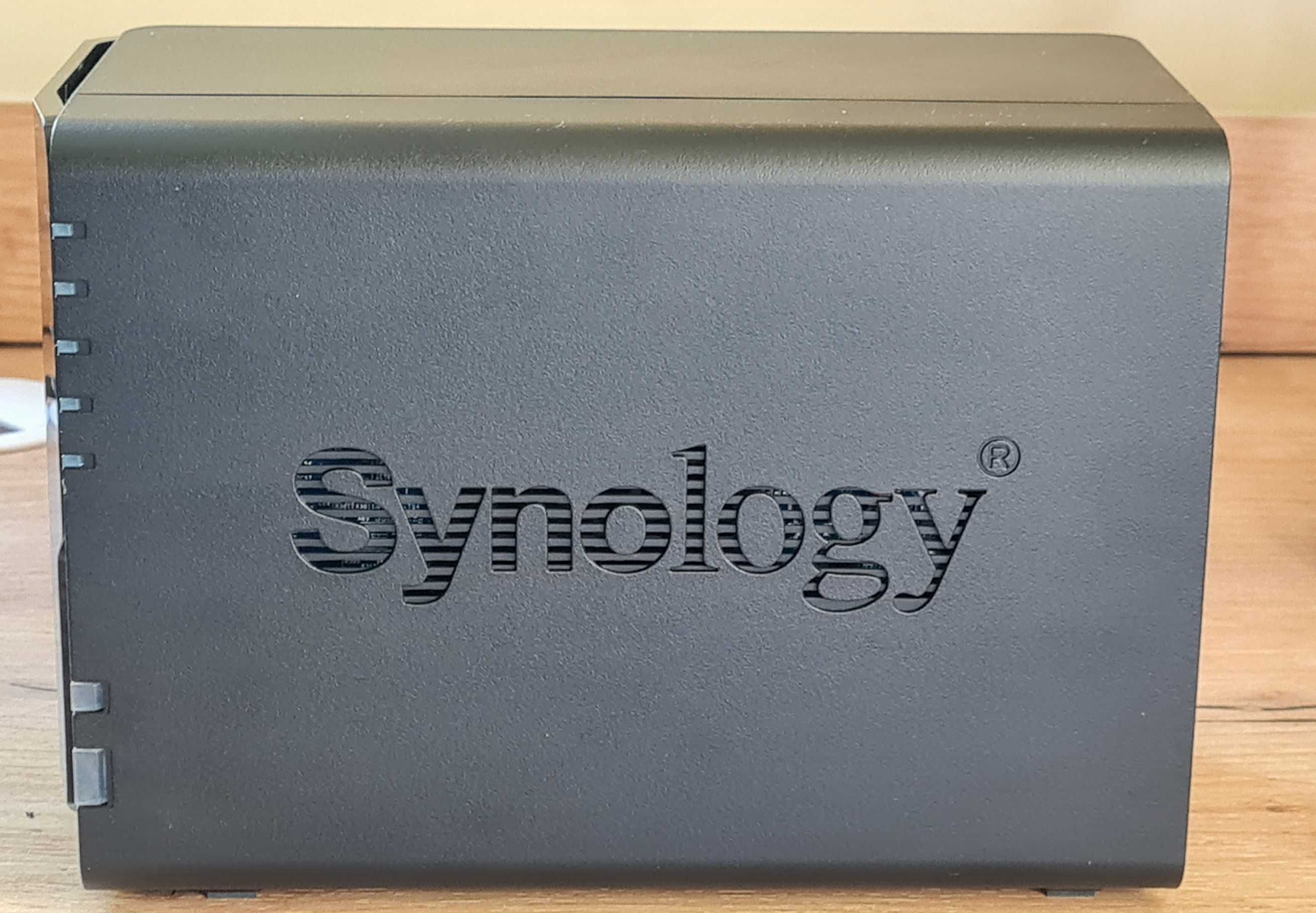 Мережевий накопичувач Synology DS220+