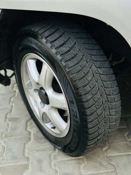 Продам Kia Sportage с надійним двигуном 2 л дизель