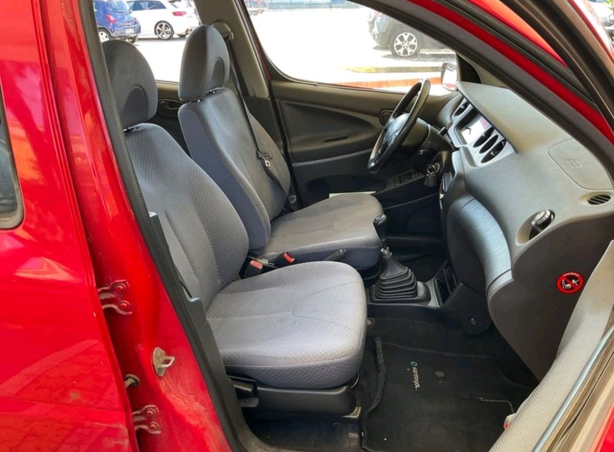 Daihatsu YRV de 2005 marca Japonesa como Toyota com apenas 154.000 Km
