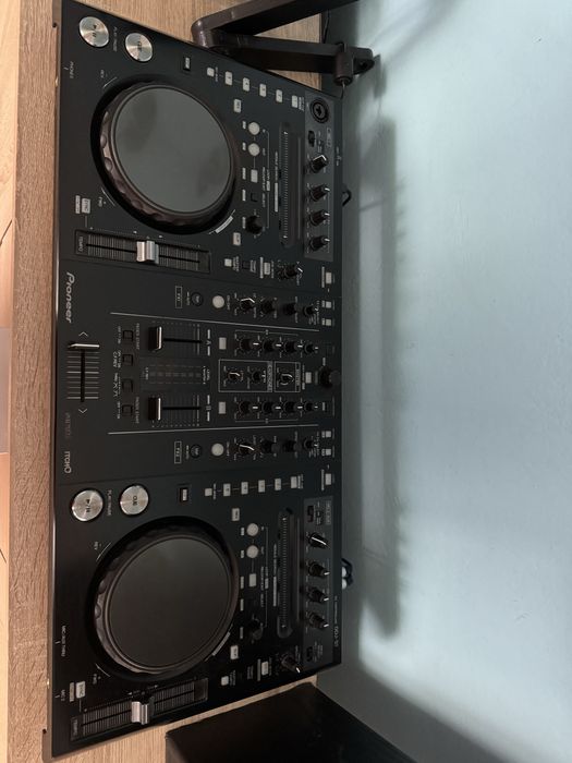 Sprzedam kontroler Pioneer DDJ-S1