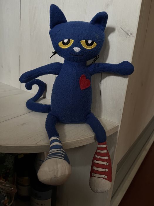 Подарю для ребенка магкую игрушку - котик