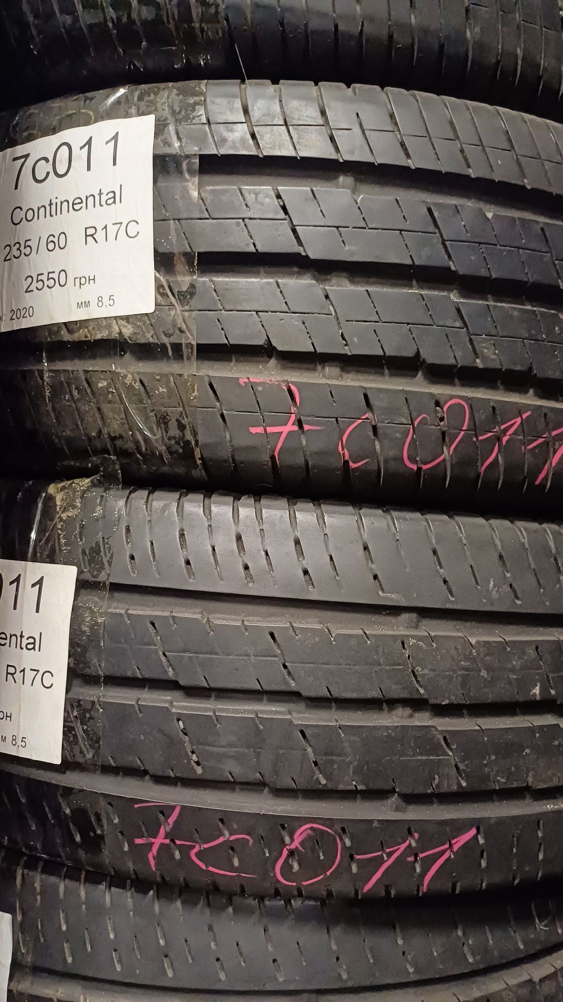 Продам літні шины б/у 235/60 r17 C