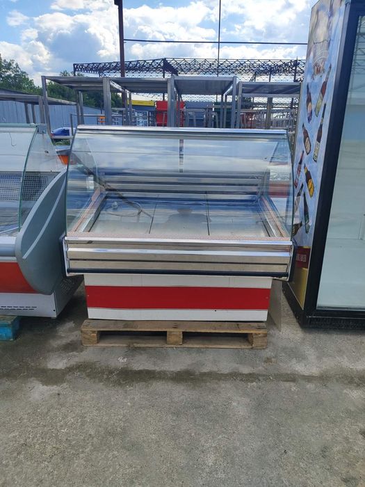 Холодильный стол из нержавейки. Витрины. Лари