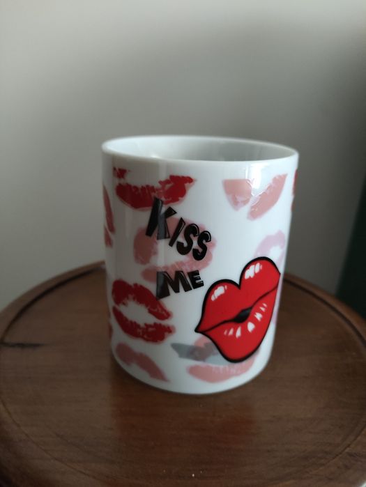 Caneca com vários kisses