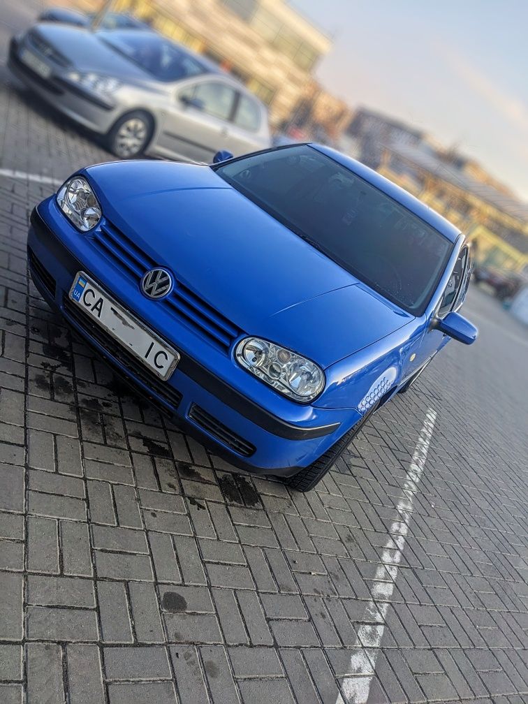 Продам живого Golf 4