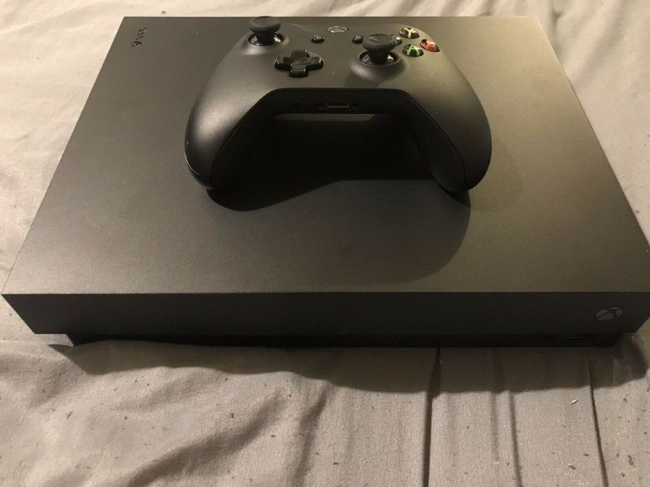 XBOX One X 1tb + 1 Jogo Ghost Recon