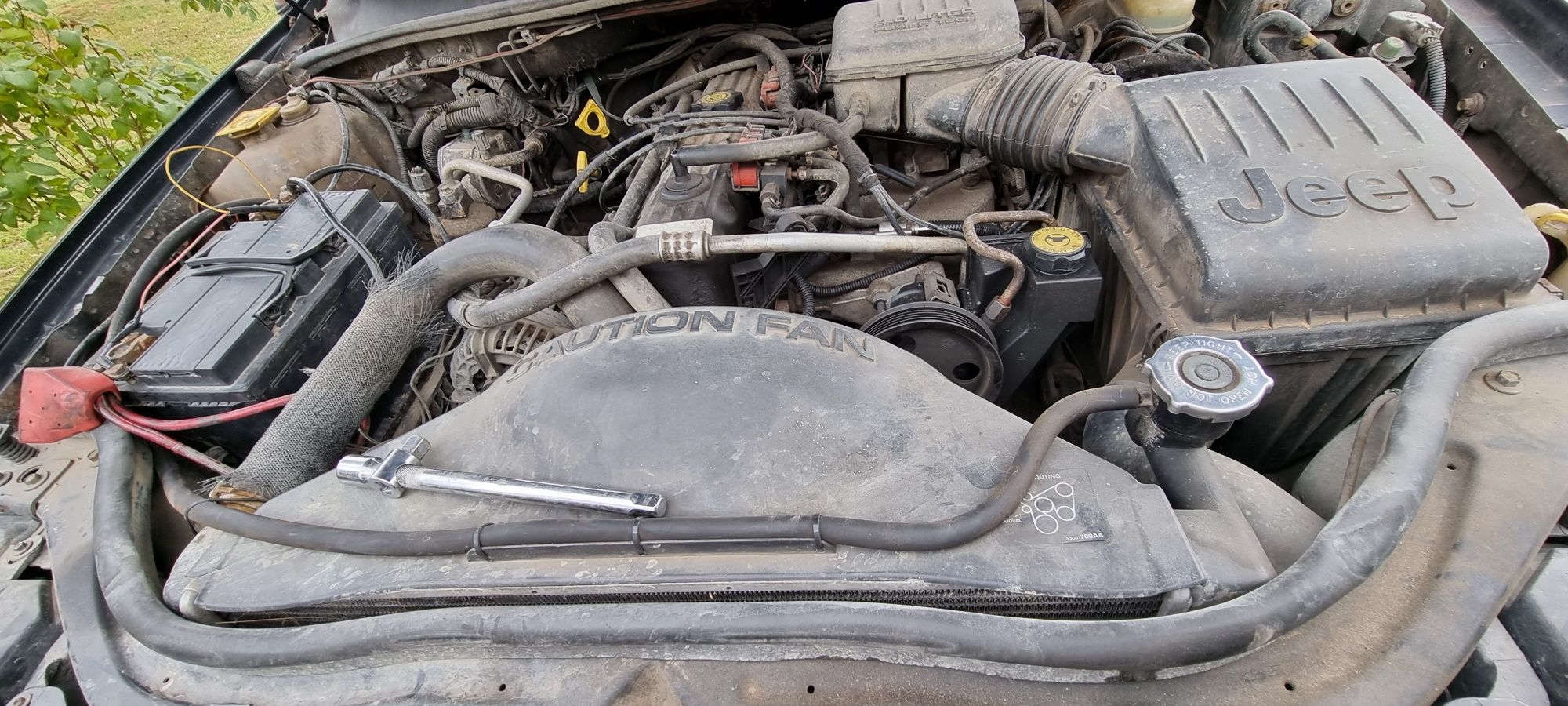 Jeep Grand Cherorokee WJ 4.0 rozrusznik osprzęt oraz inne.