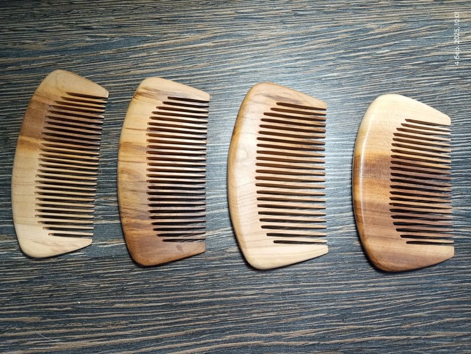Расческа гребень деревянные новые  НА ПОДАРОК
