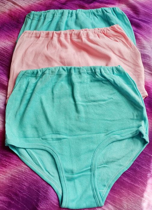 Zestaw 3 par nowych, dużych, ciepłych majtek damskich,80 % bawełny