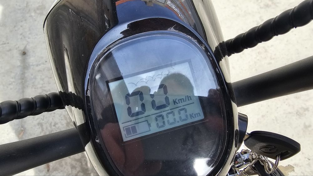 Продам Електроскутер Maxxter Trike