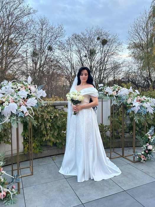 Класична весільна сукня