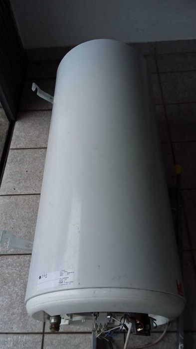 Cilindro de aguas sanitárias 150L