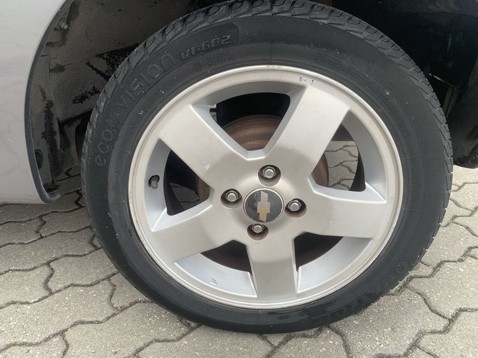 Chevrolet Kalos 1.2 SE looks