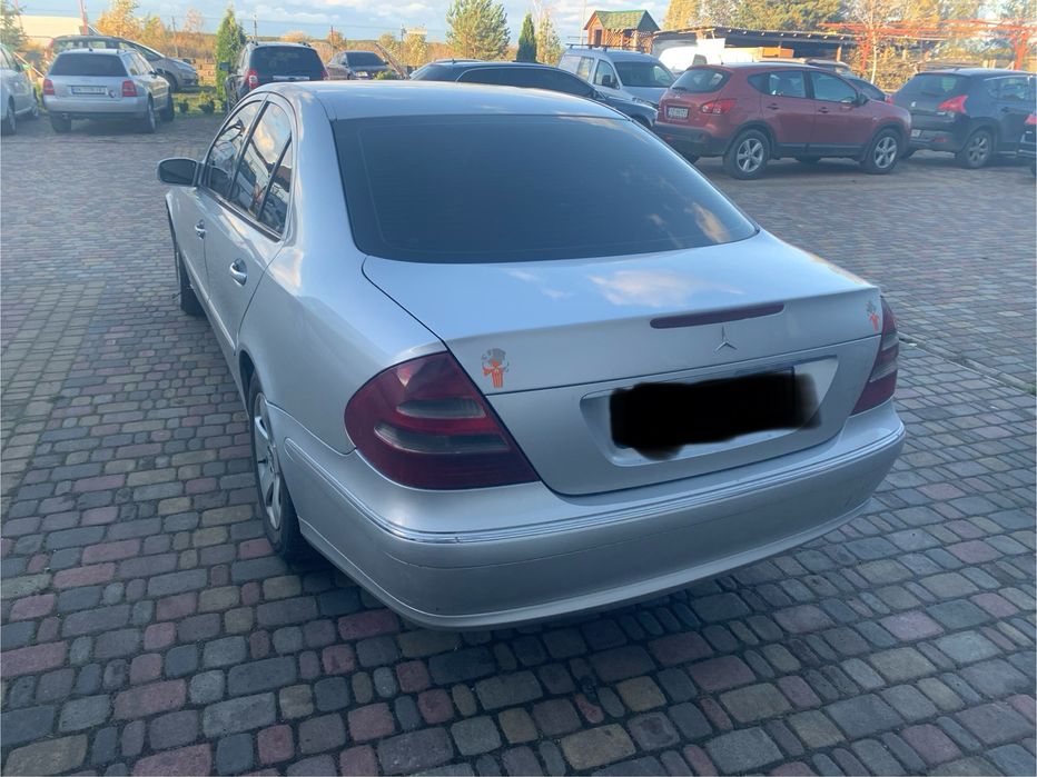 Mercedes-Benz E-Class E 220 2005 рік