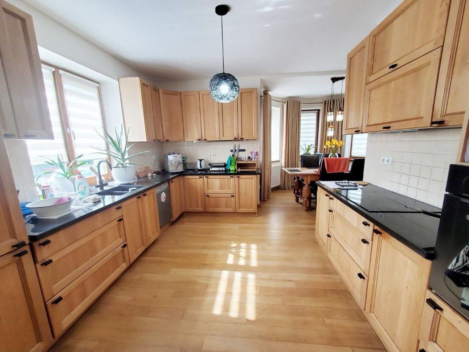 Оренда КЛАСНОГО КОМПАКТНОГО БУДИНКУ, двір, гараж, твердоп.котел, КАМІН