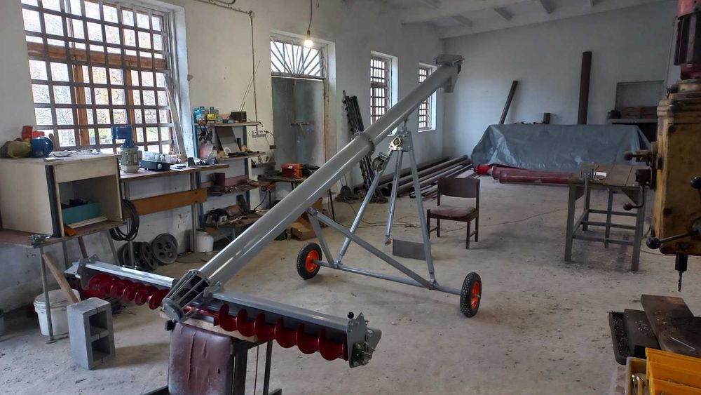 Зернопогрузчик з підбором. Зернонавантажувач. Шнек для зерна в склад.