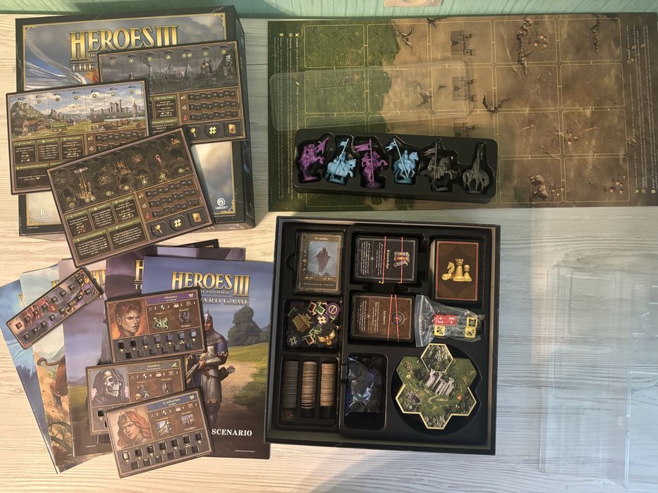 Heroes of Might and Magic III: The Board Game + розширення з фігурками