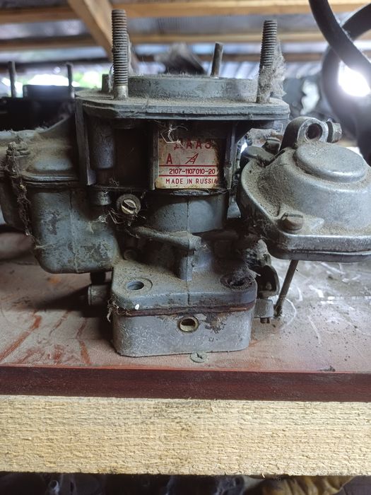 Продам карбюратор на ваз 2101-2107 азон,вебер.