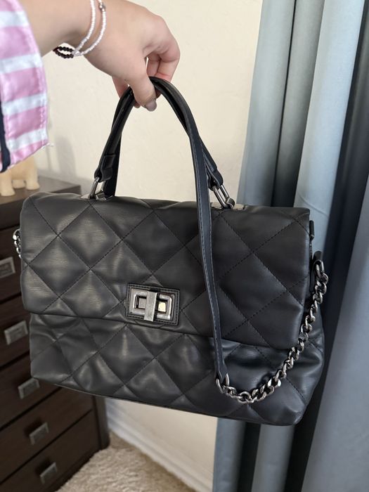 Сумка жіноча з довгим ланцюжком