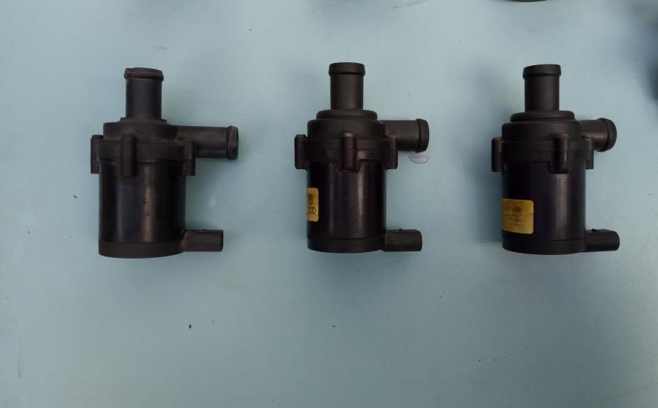 Насос подкачки тосола Volkswagen Touareg Audi Q7 T5 т5 Насос помпа